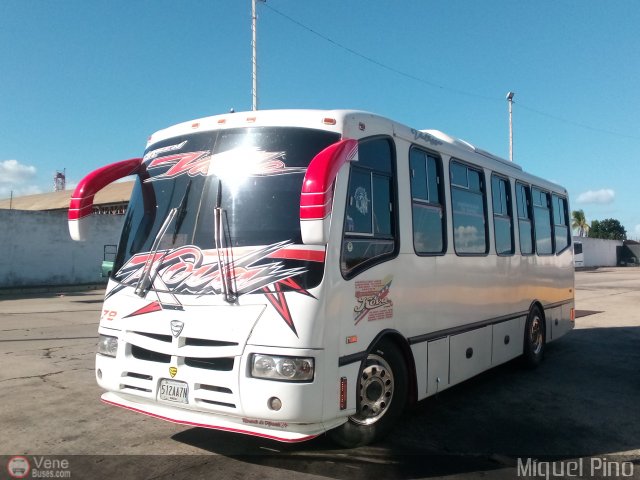 Ejecutivos Kova 078 por Miguel Pino