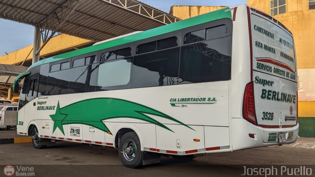 Berlinas del Fonce 3528 por Joseph Puello