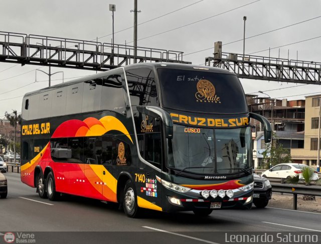 Transportes Cruz del Sur S.A.C. 7140 por Leonardo Saturno