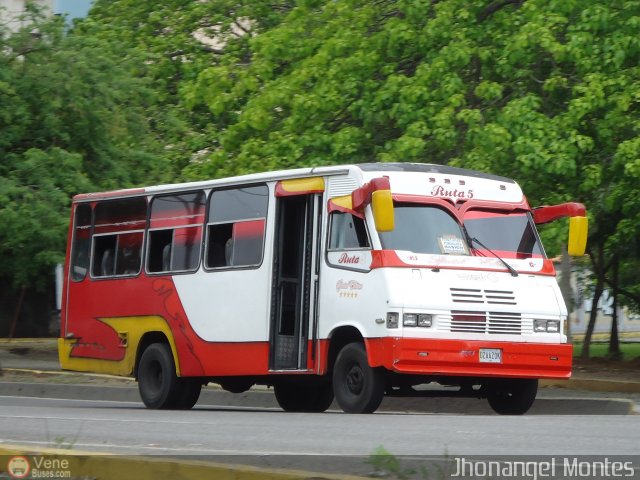 LA - Ruta 5 105 por Jhonangel Montes