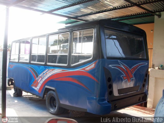 En Chiveras Abandonados Recuperaci�n 169A por Alberto Bustamante