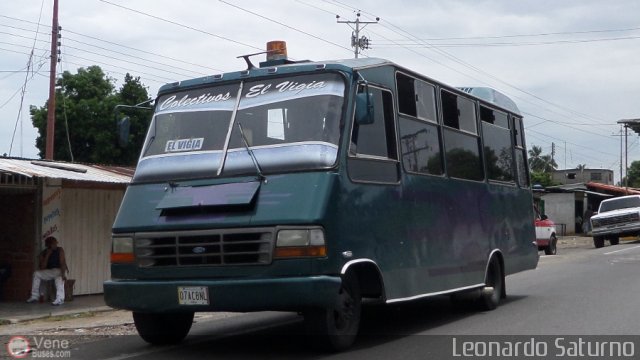 Colectivos El Vig�a 35 por Leonardo Saturno