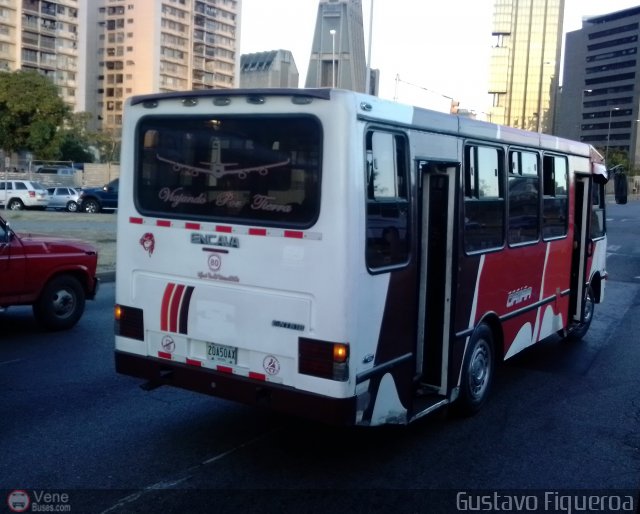 Particular o Desconocido GF01 por Gustavo Figueroa