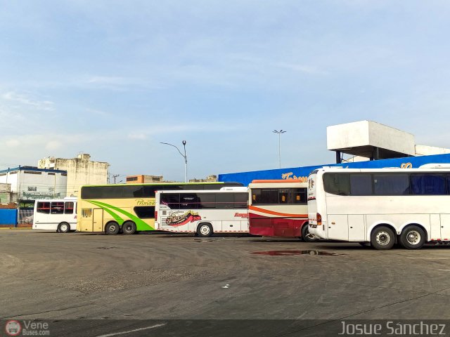 Garajes Paradas y Terminales Puerto-la-Cruz por Josue S�nchez