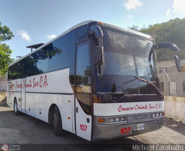 Cruceros Oriente Sur 107 por Michael Caraballo