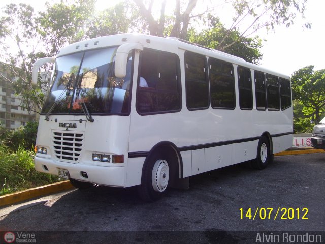 Particular NO USAR M�S 72 por Alvin Rond�n