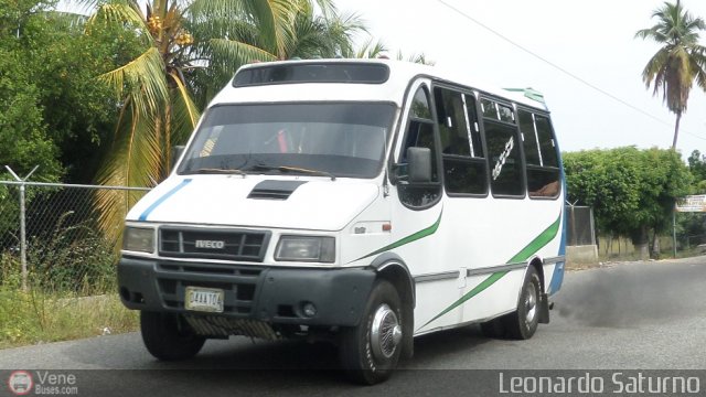 Particular o Desconocido 04 por Leonardo Saturno