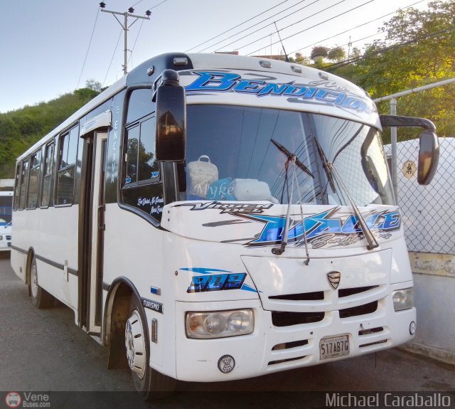 Particular o Desconocido Carupano por Michael Caraballo