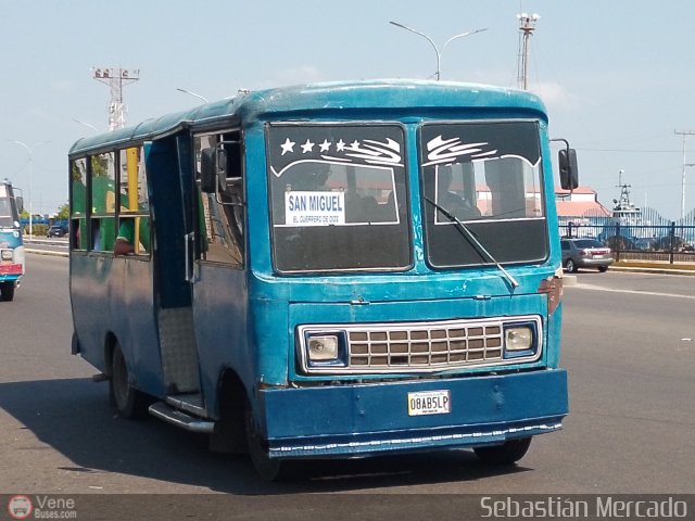 ZU - Los Claveles 44 por Sebasti�n Mercado