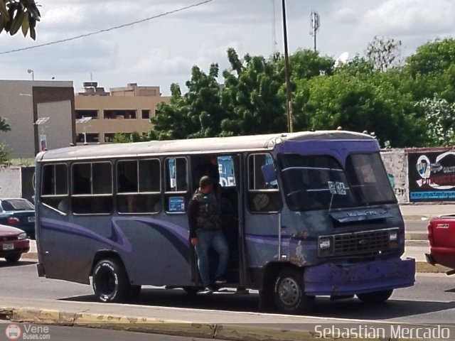 ZU - U.C. Barrio La Polar 121 por Sebasti�n Mercado