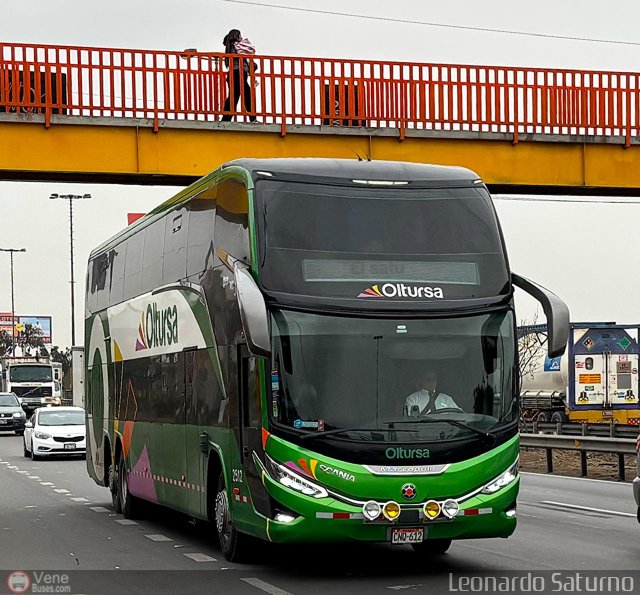 Oltursa 2512 por Leonardo Saturno