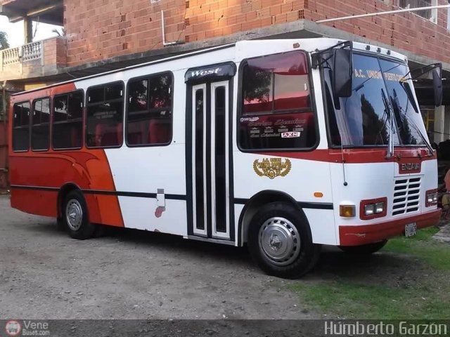 A.C. Uni�n Puerto Cabello 32 por Humberto Garz�n