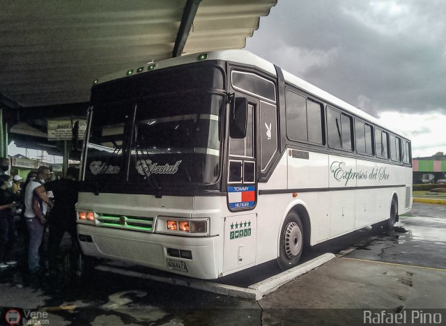 Expresos Del Sur 2012 por Rafael Pino