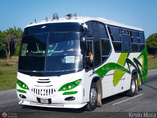 Particular o Desconocido 0082 por Kevin Mora