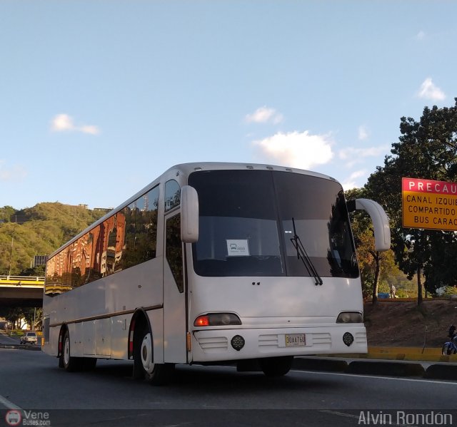 Particular o Desconocido AR-999 por Alvin Rond�n