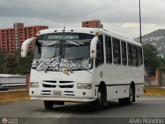 Colectivos El Vig�a 16 por Alvin Rond�n