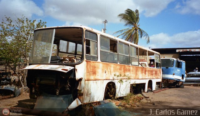 En Chiveras Abandonados Recuperaci�n 900 por J. Carlos G�mez