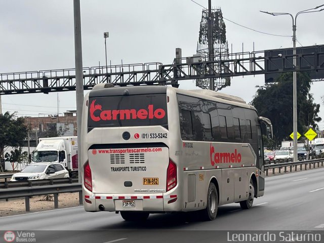Transportes Carmelo 952 por Leonardo Saturno