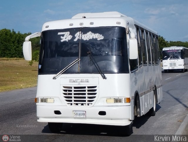 L�nea La Pastora 50 por Kevin Mora