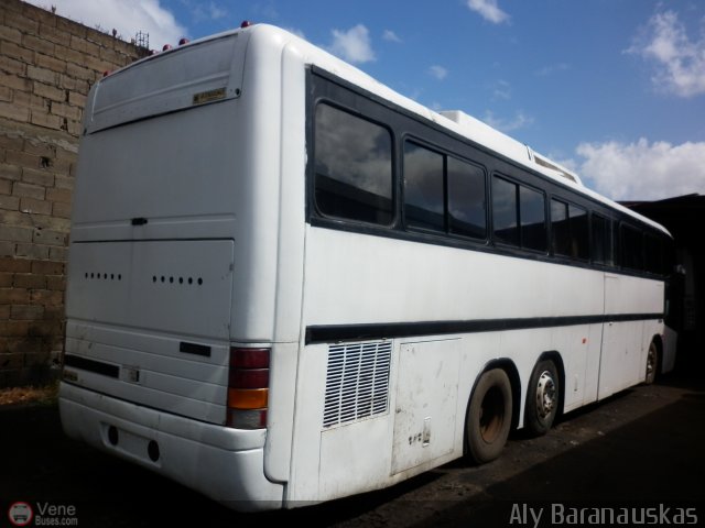 En Chiveras Abandonados Recuperaci�n 140 por Aly Baranauskas