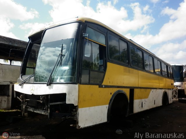 En Chiveras Abandonados Recuperaci�n 123 por Aly Baranauskas