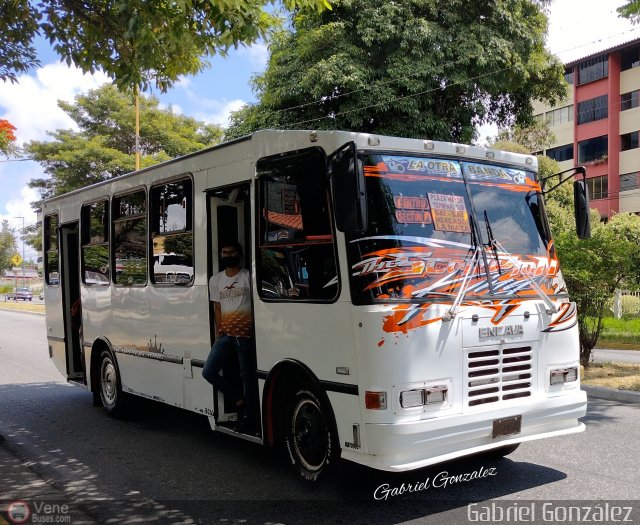 ME - L�nea La Otra Banda 33 por Gabriel Gonz�lez