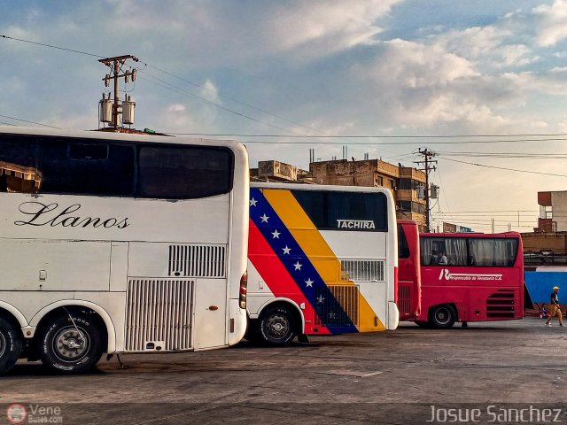 Garajes Paradas y Terminales Puerto-la-Cruz por Josue S�nchez