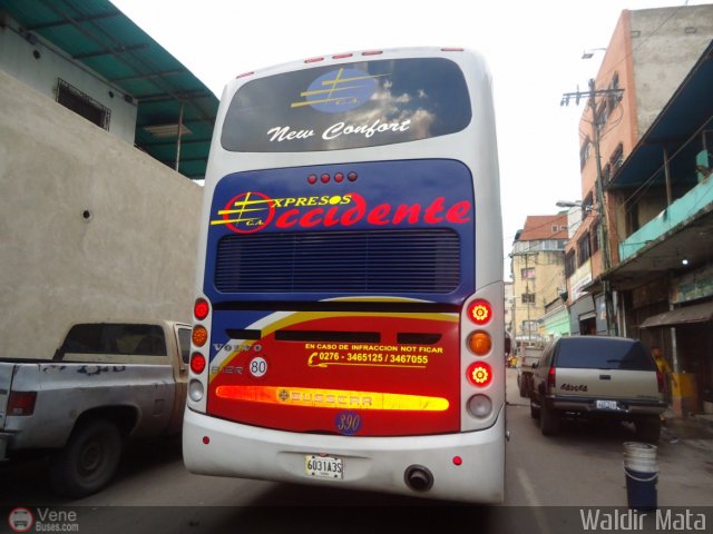 Expresos Occidente 390 por Waldir Mata
