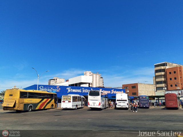 Garajes Paradas y Terminales Puerto-la-Cruz por Josue S�nchez