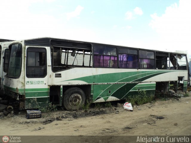 En Chiveras Abandonados Recuperaci�n AC0029 por Alejandro Curvelo