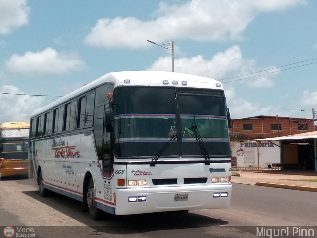 Ejecutivos Carla Tours 1008 por Miguel Pino