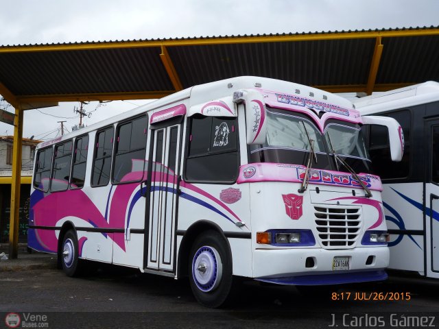 L�nea 12 de Octubre 018 por J. Carlos G�mez