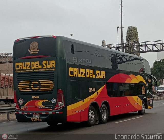 Transportes Cruz del Sur S.A.C. 8148 por Leonardo Saturno
