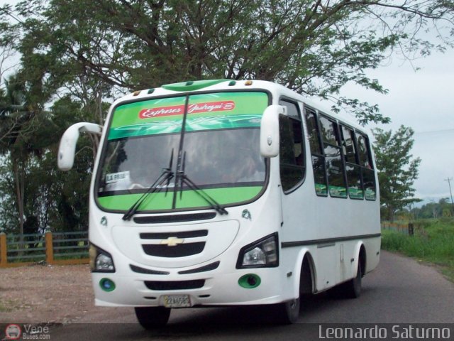Expresos Juregui 225 por Leonardo Saturno