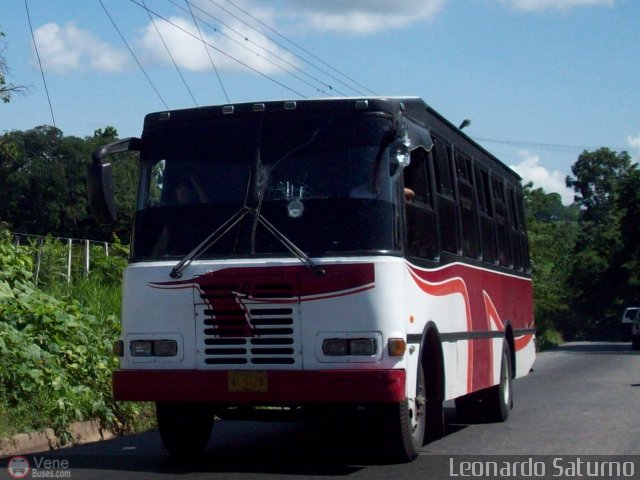 Particular o Desconocido 57 por Leonardo Saturno