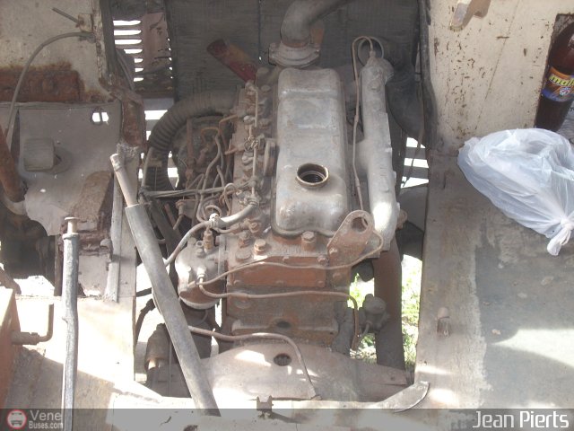 En Chiveras Abandonados Recuperaci�n  por Edgardo Gonz�lez