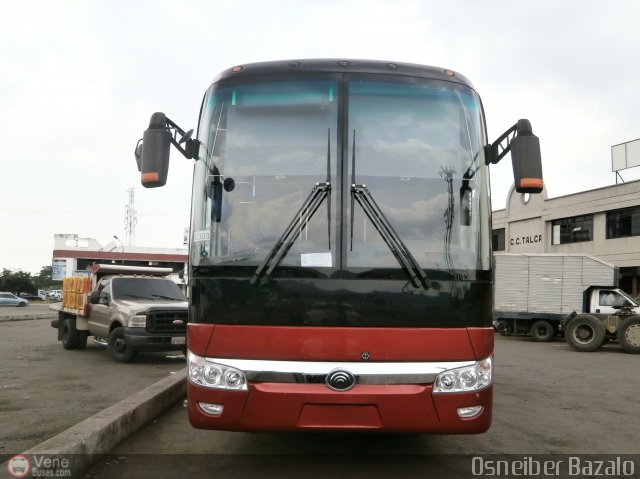 Particular o Desconocido 8308 por Osneiber Bazalo