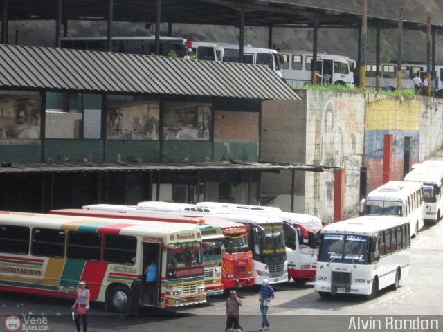Garajes Paradas y Terminales Caracas por Alvin Rondn