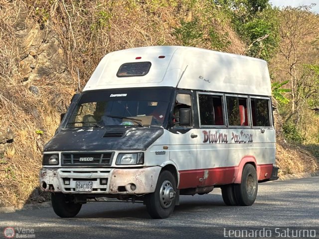 Particular o Desconocido 03 por Leonardo Saturno