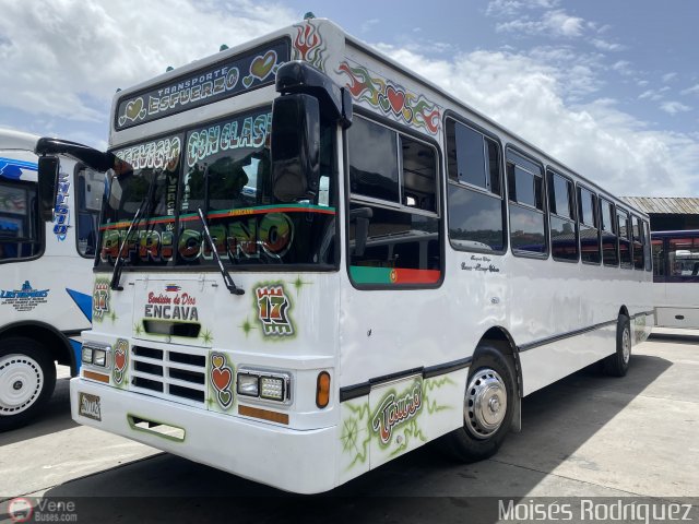 Transporte El Esfuerzo 17 por Mois�s Rodr�guez