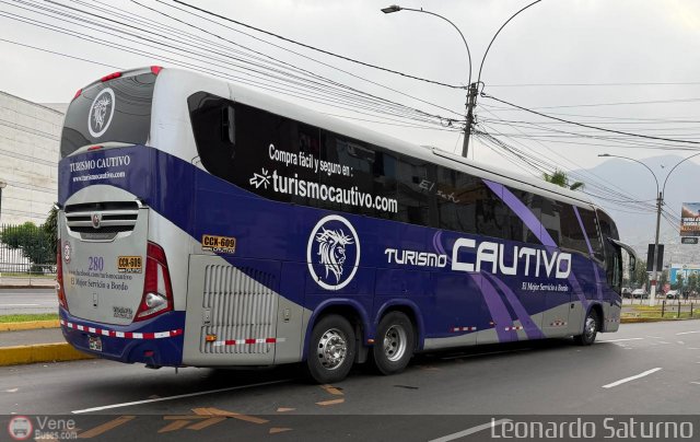 Turismo Cautivo 280 por Leonardo Saturno