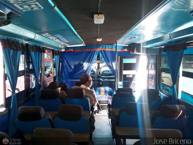 L�nea Crist�bal Mendoza 061 por Jos� Brice�o