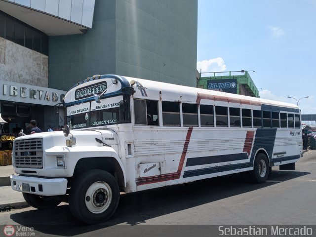 ZU - Colectivos Los Laureles C.A 04 por Sebastin Mercado