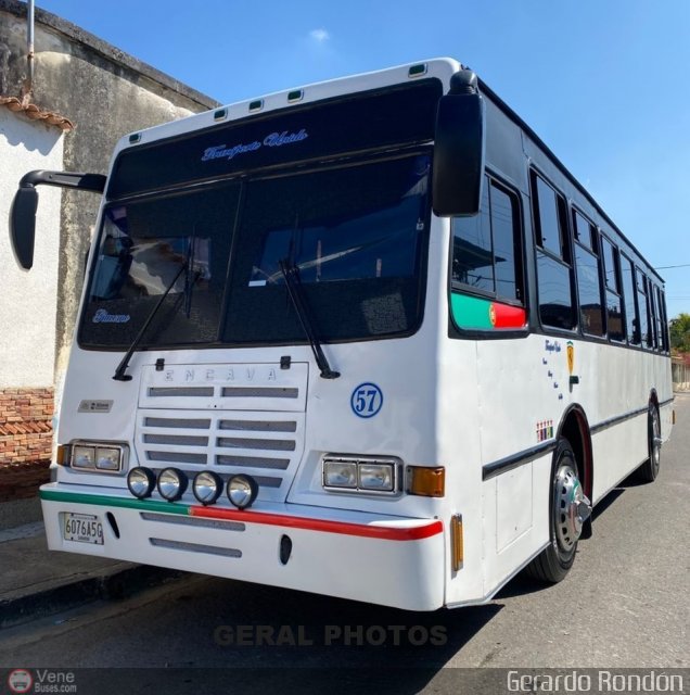 Transporte Unido 057 por Gerardo Rondn