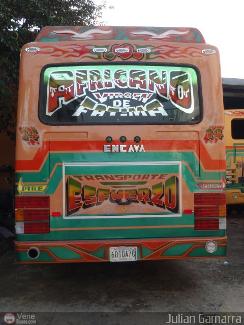 Transporte El Esfuerzo 14 por Julian Gamarra