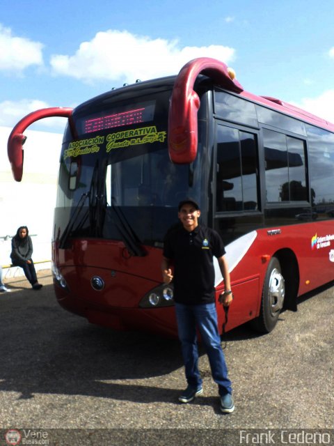 Nuestra gente FRANK por Frank Cede�o