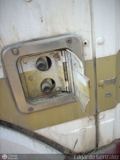 En Chiveras Abandonados Recuperaci�n 15 por Edgardo Gonz�lez