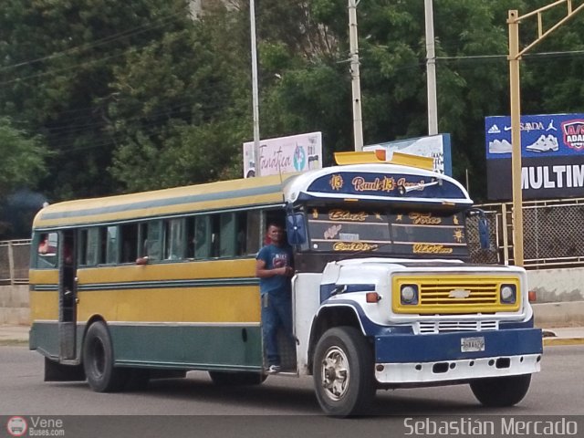 ZU - Ra�l Leoni 13 por Sebasti�n Mercado