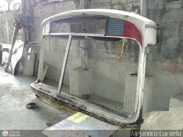 En Chiveras Abandonados Recuperaci�n 33 por Alejandro Curvelo