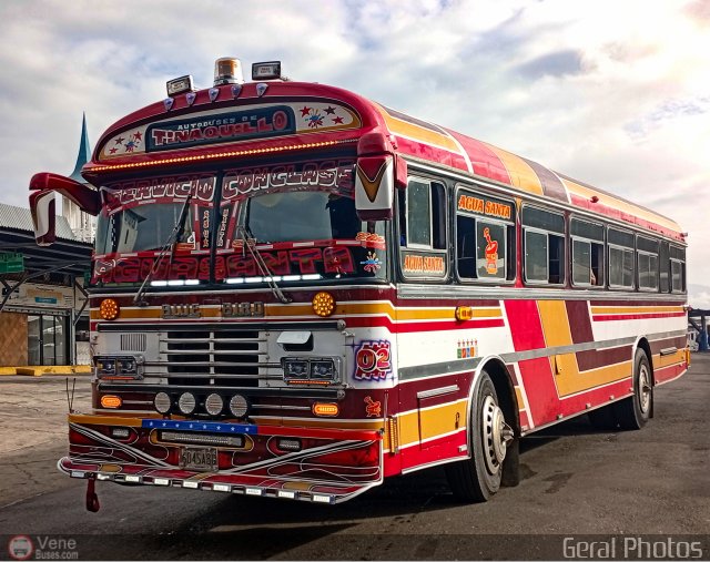 Autobuses de Tinaquillo 02 por Gerardo Rond�n